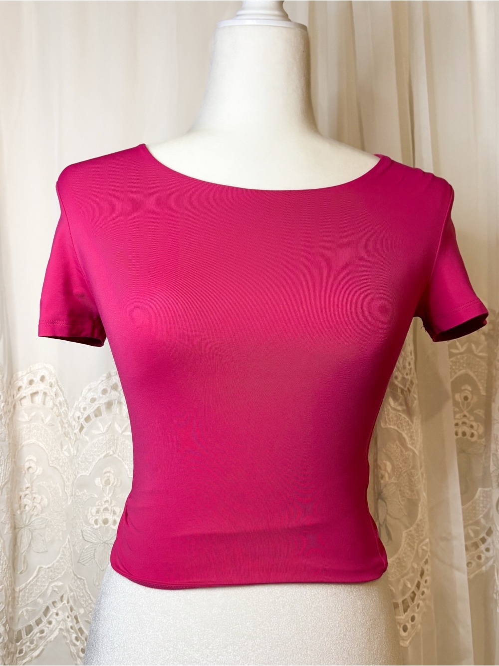 Babaton Contour Crew Neck T-Shirt XS Hot Pink